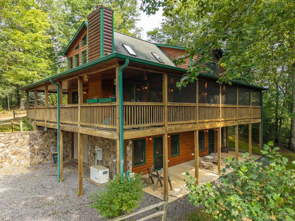 435248 Blue Ridge Active