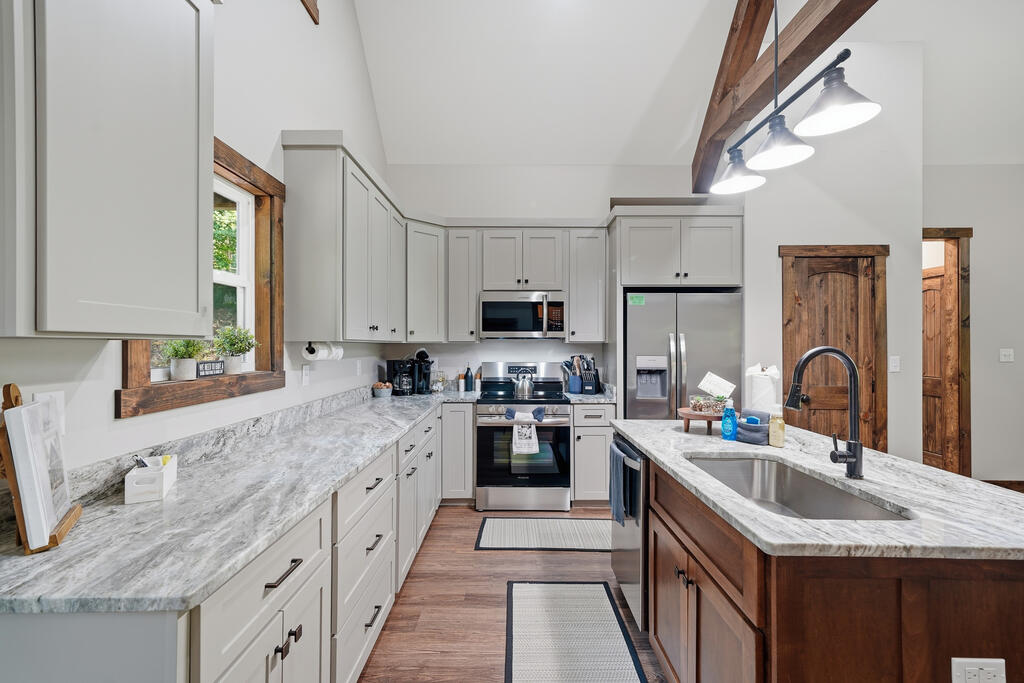 435255 Ellijay Active