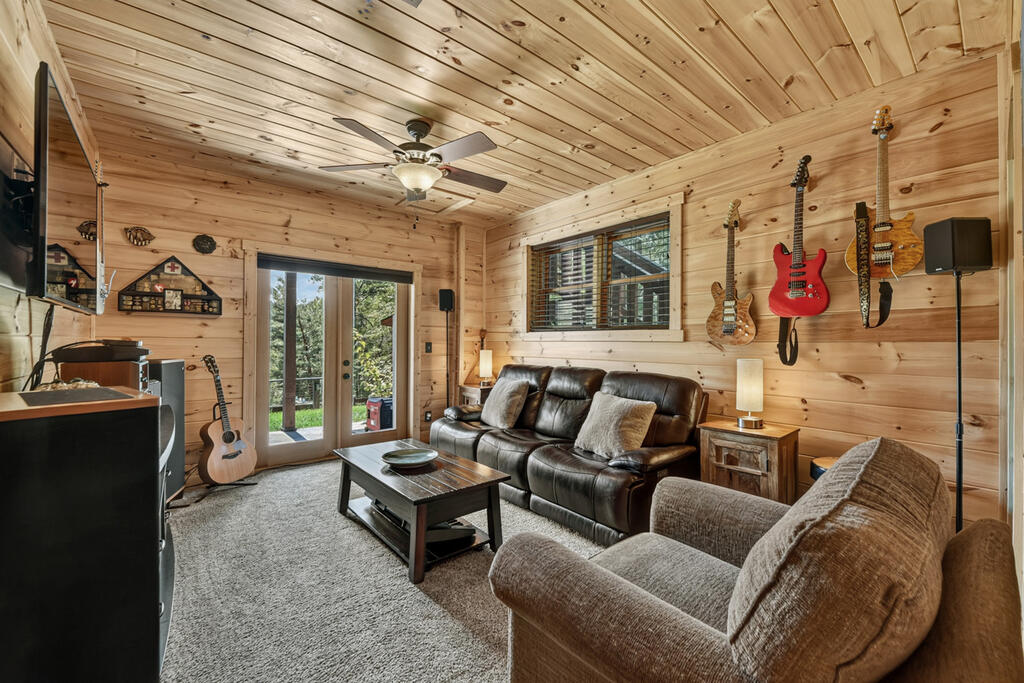 435274 Mineral Bluff Active