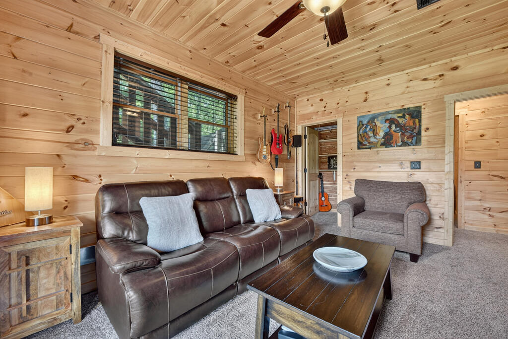 435274 Mineral Bluff Active