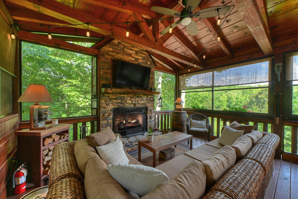 435274 Mineral Bluff Active