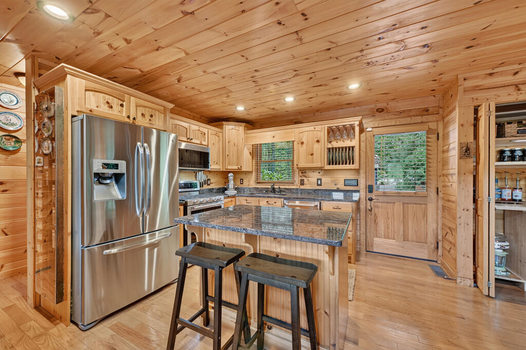 435274 Mineral Bluff Active