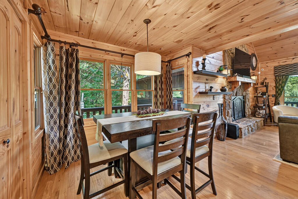 435274 Mineral Bluff Active