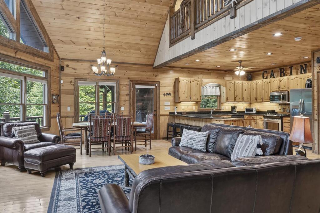 435277 Blue Ridge Active