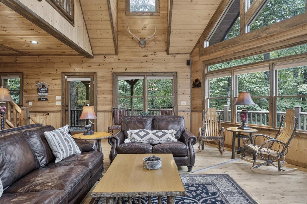 435277 Blue Ridge Active