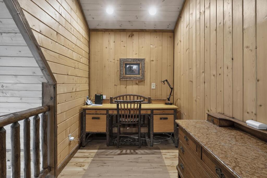 435277 Blue Ridge Active
