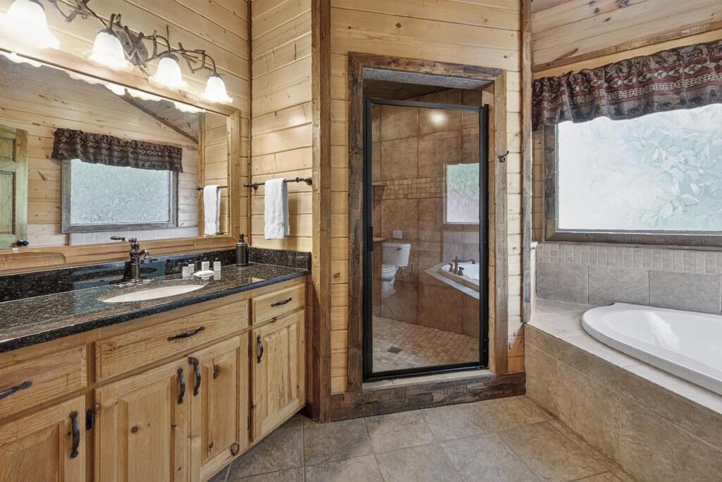 435277 Blue Ridge Active
