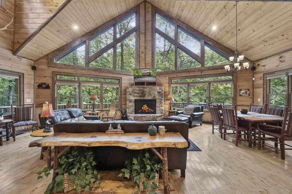 435277 Blue Ridge Active