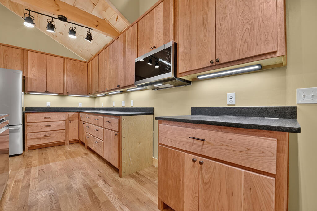 435279 Ellijay Active