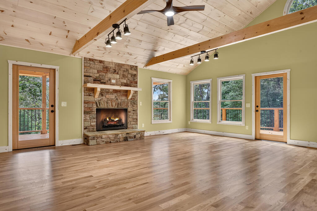 435279 Ellijay Active