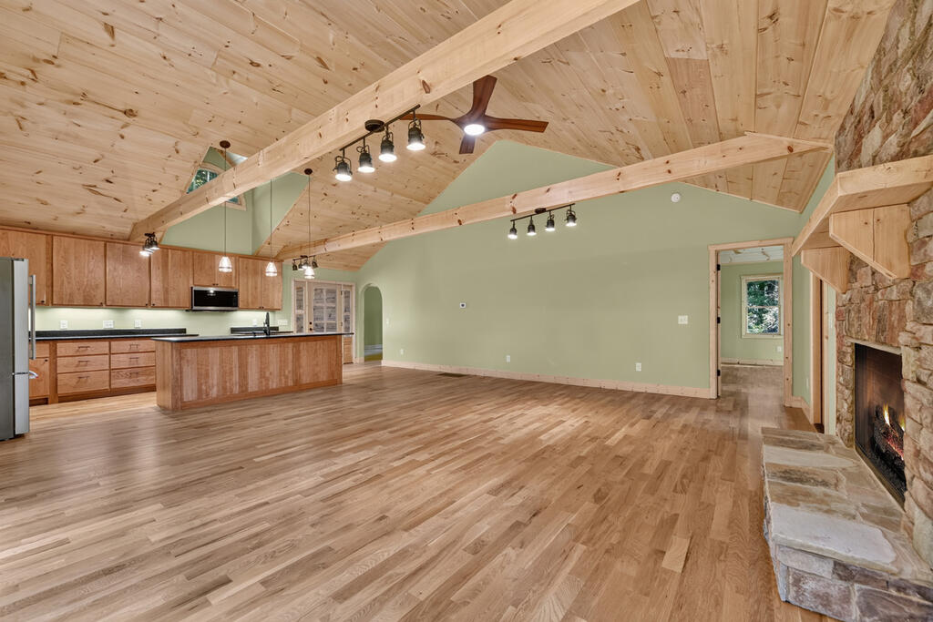 435279 Ellijay Active