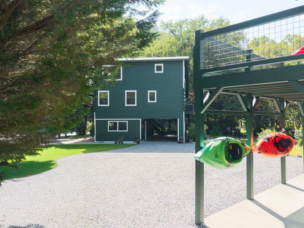 435281 Hayesville Active