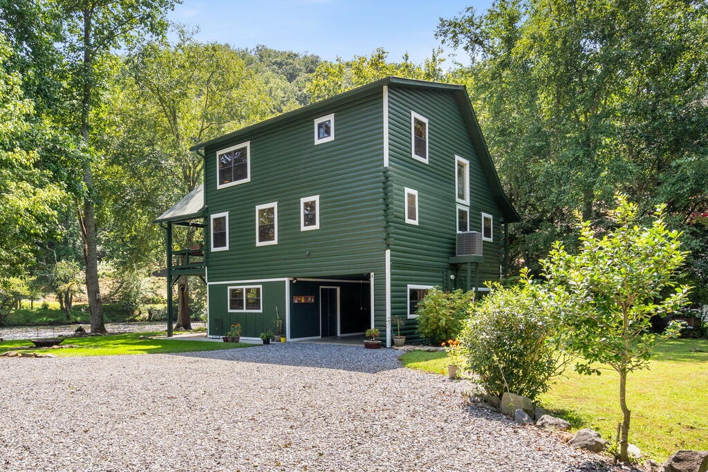 435281 Hayesville Active