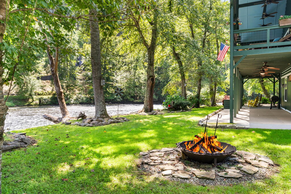 435281 Hayesville Active