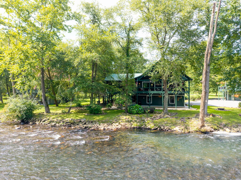 435281 Hayesville Active
