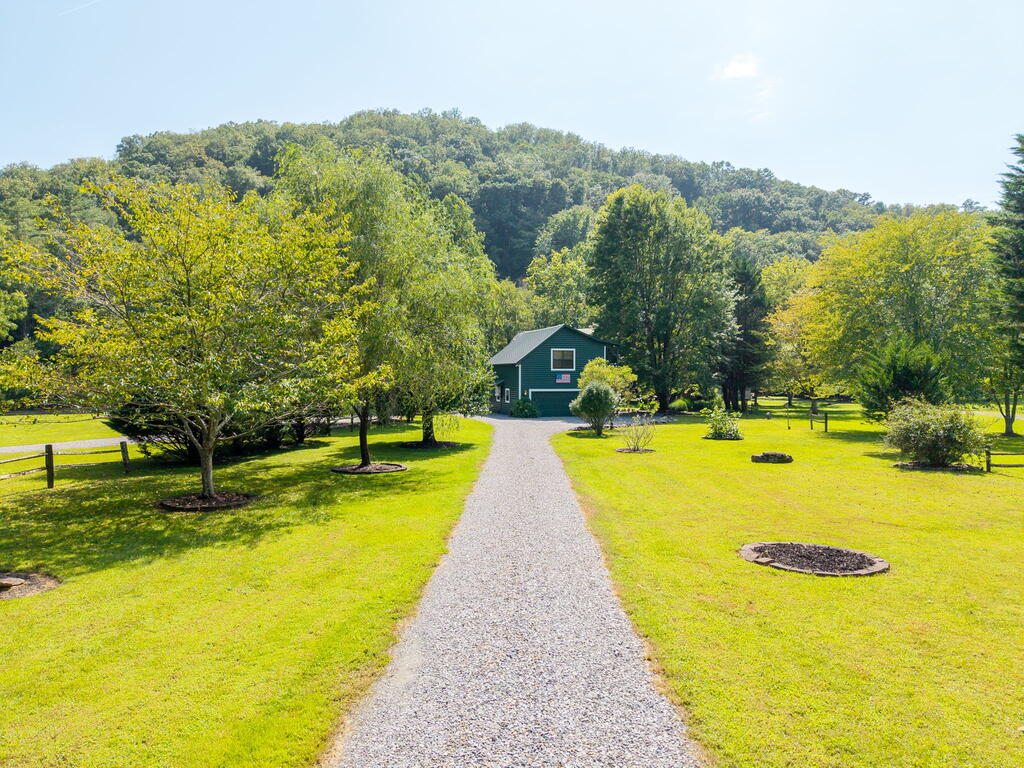 435281 Hayesville Active