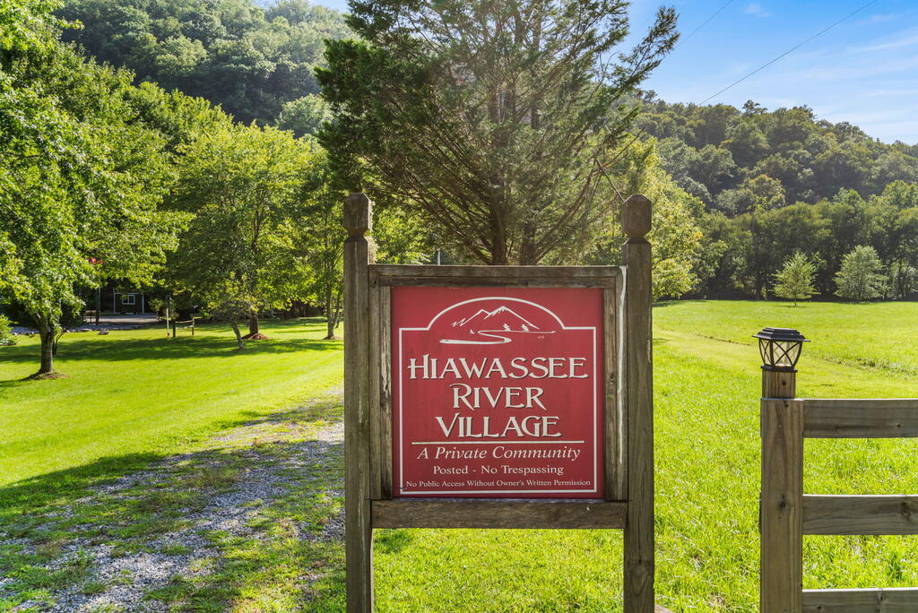 435281 Hayesville Active