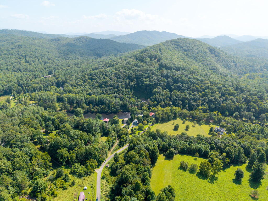 435281 Hayesville Active