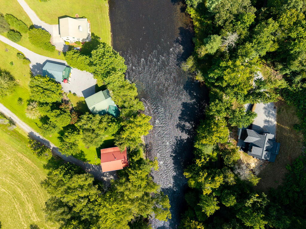 435281 Hayesville Active