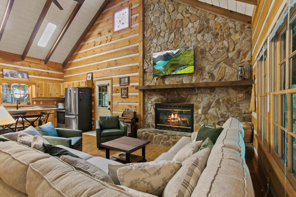 435290 Blue Ridge Active