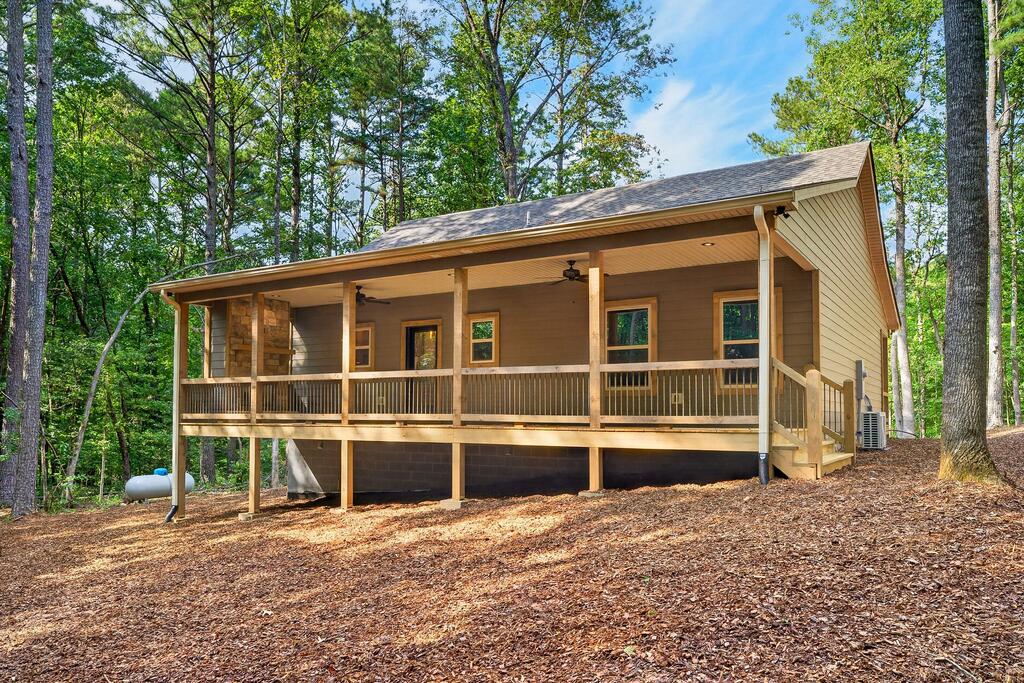 435295 Talking Rock Active