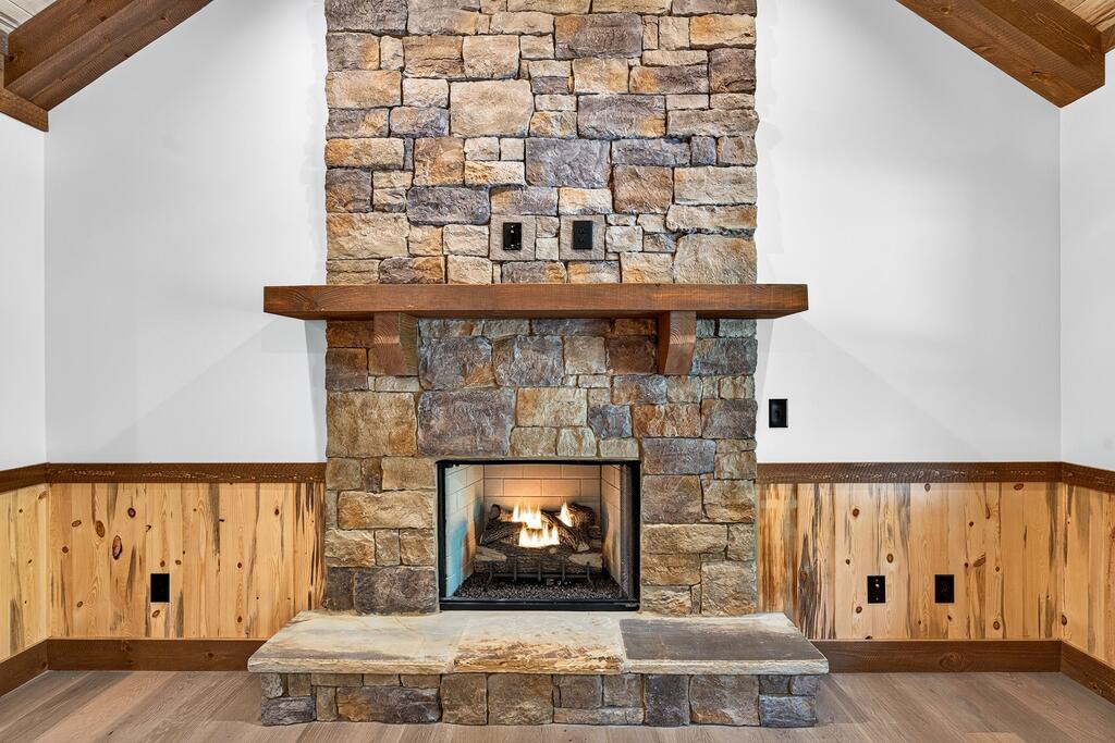 435296 Talking Rock Active