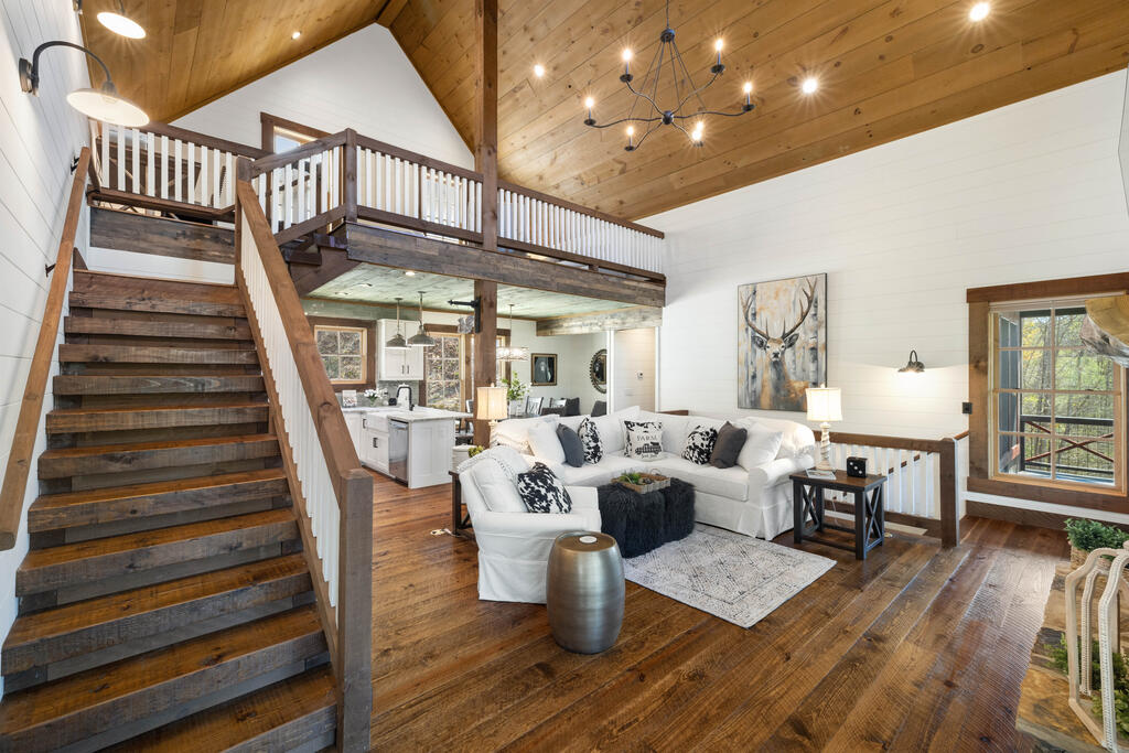 435305 Mineral Bluff Active