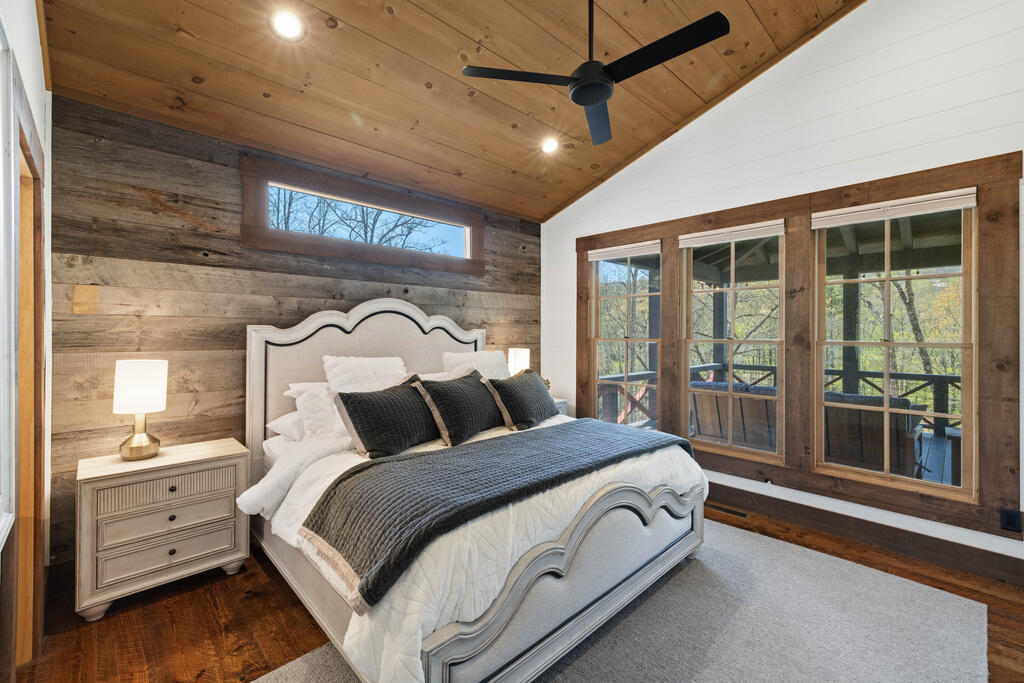 435305 Mineral Bluff Active