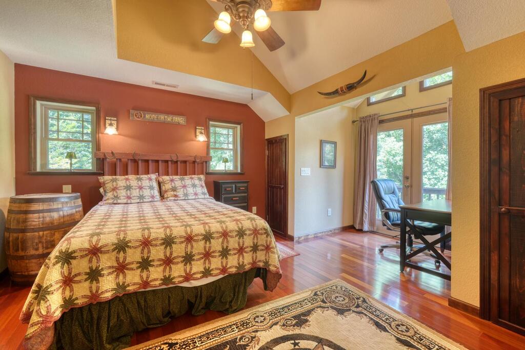 435320 Hayesville Active