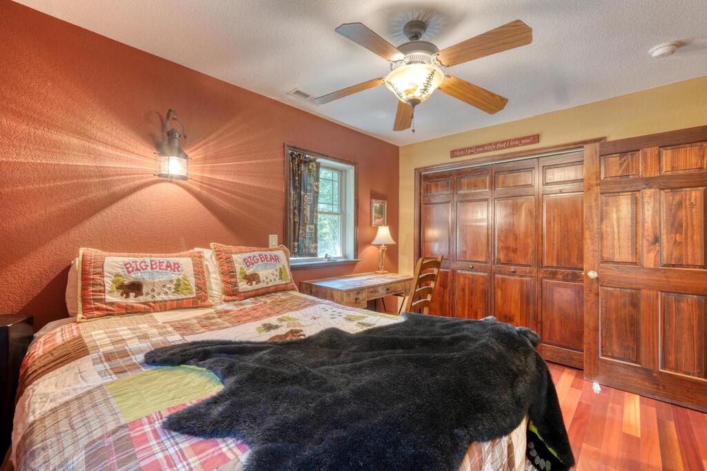 435320 Hayesville Active