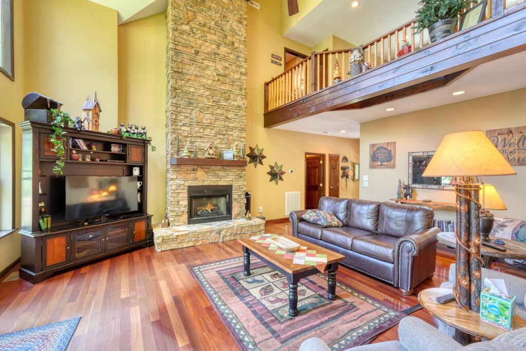 435320 Hayesville Active