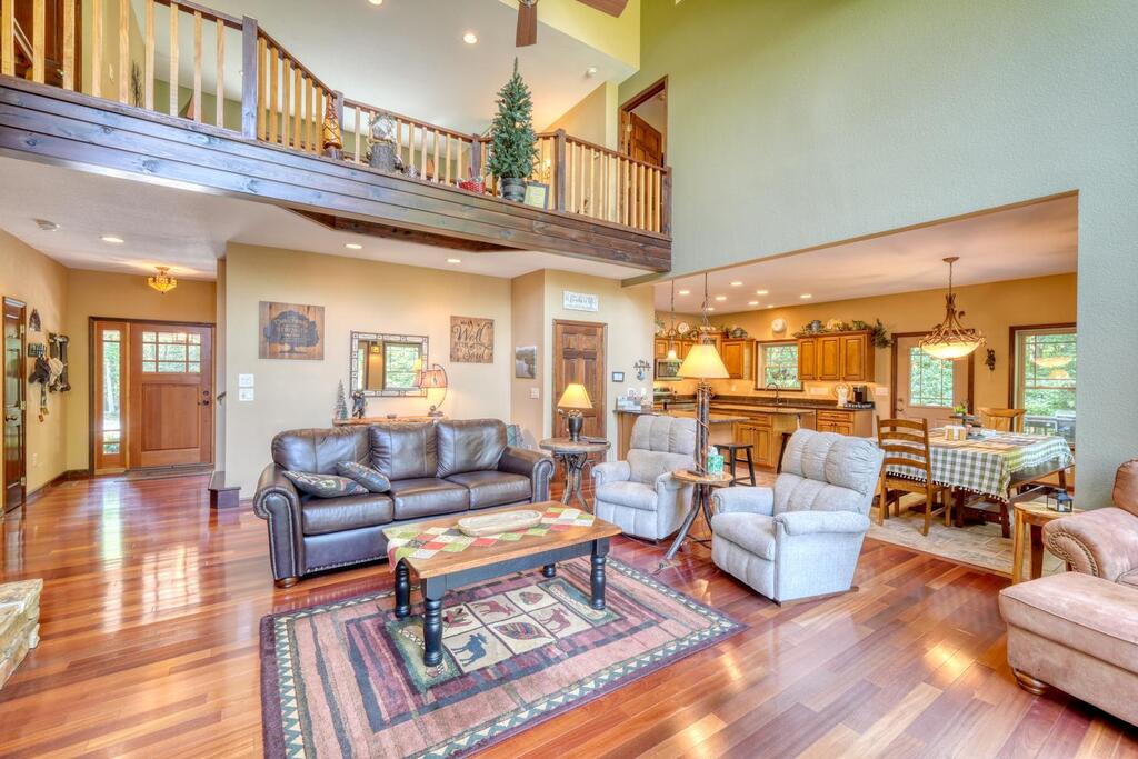 435320 Hayesville Active