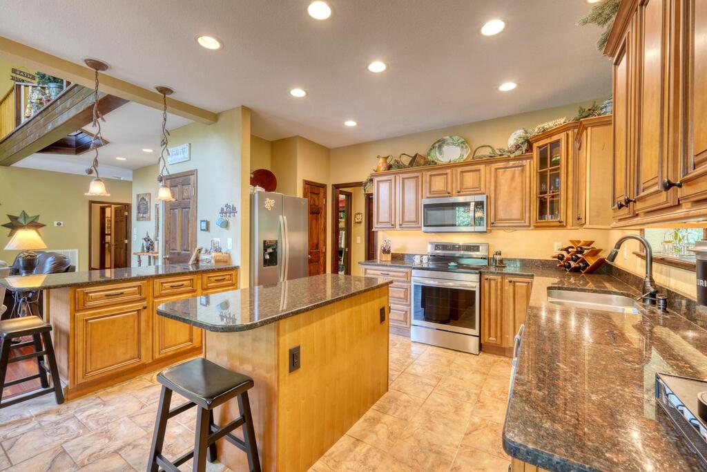 435320 Hayesville Active