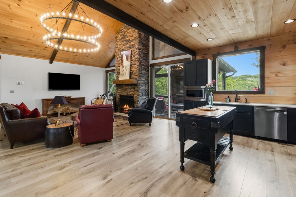 435325 Ellijay Active