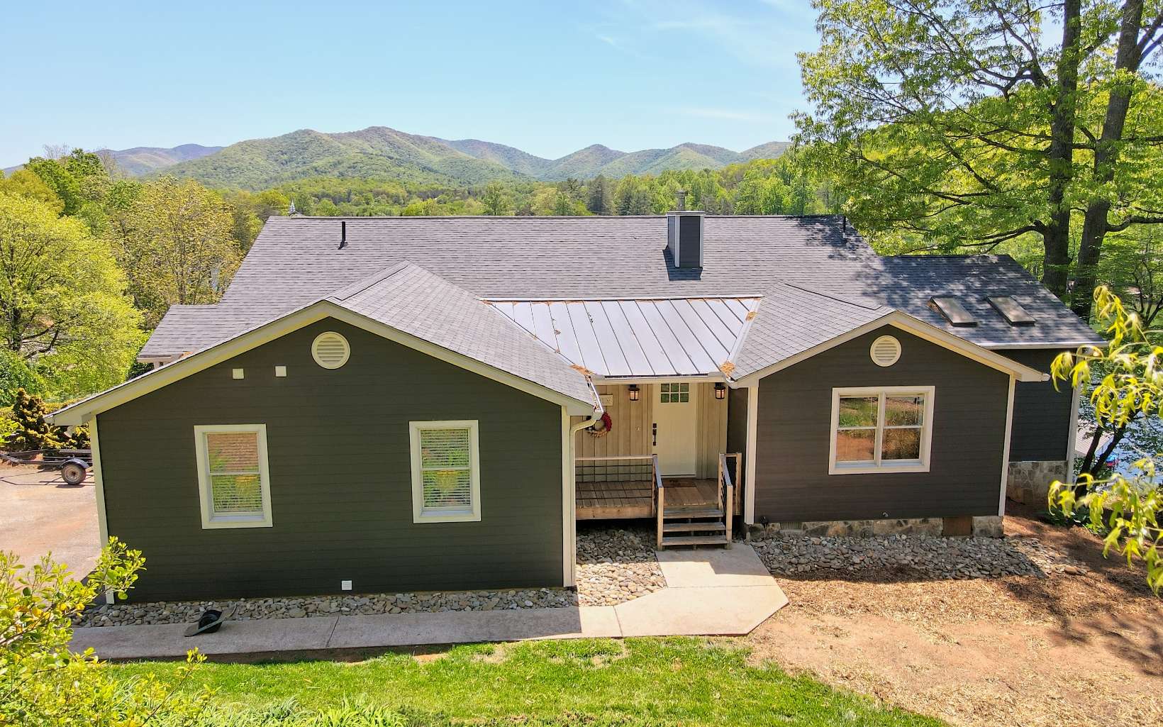 435330 Hiawassee Active