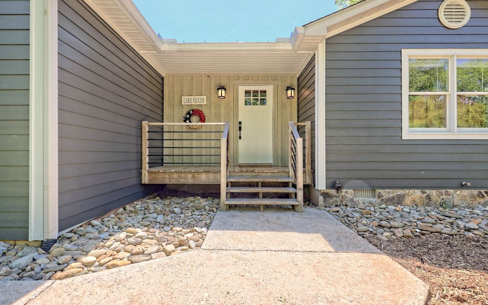 435330 Hiawassee Active