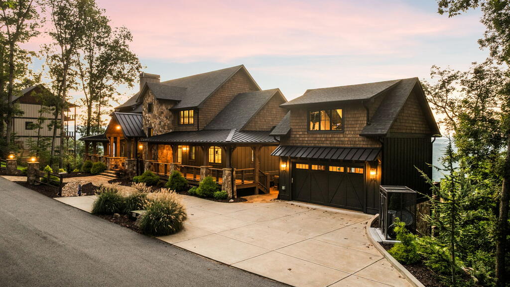 435370 Blue Ridge Active