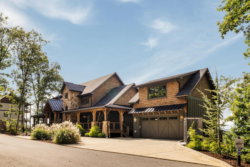 435370 Blue Ridge Active