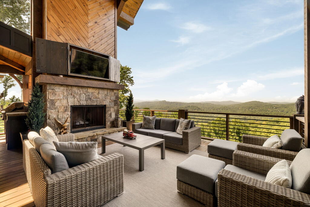 435370 Blue Ridge Active