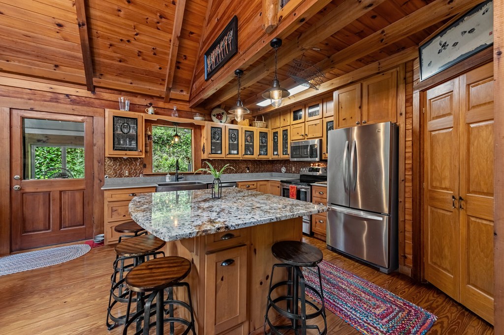 435375 Mineral Bluff Active