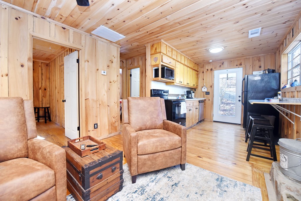 435379 Mineral Bluff Active