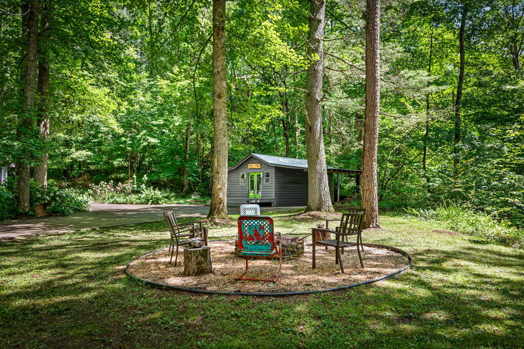 435383 Blue Ridge Active