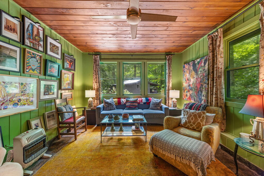 435383 Blue Ridge Active