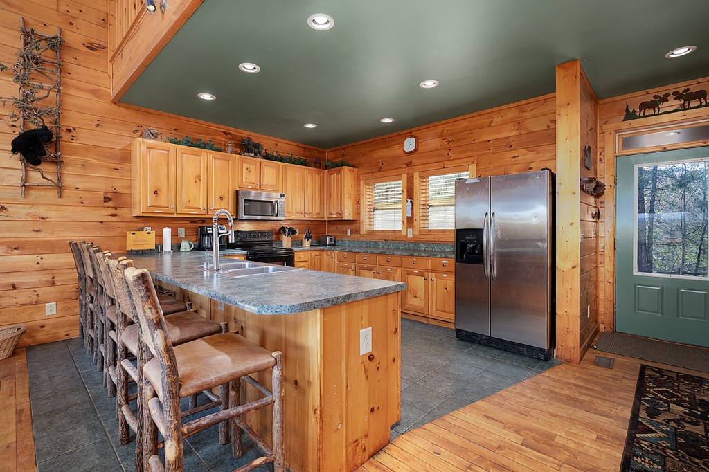 435389 Ellijay Active