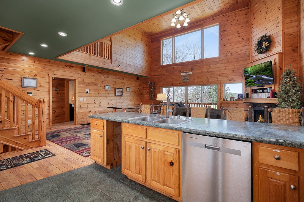 435389 Ellijay Active