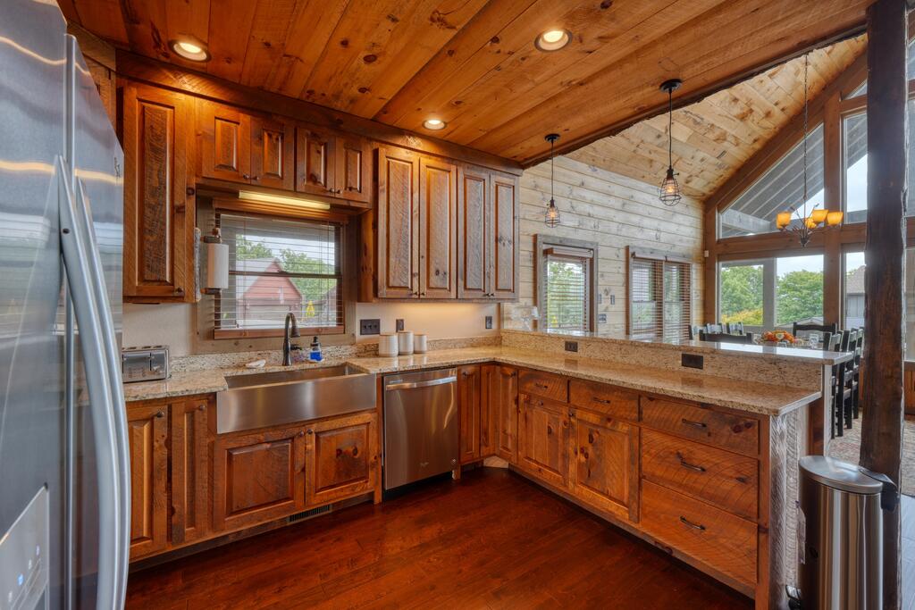 435393 Blue Ridge Active