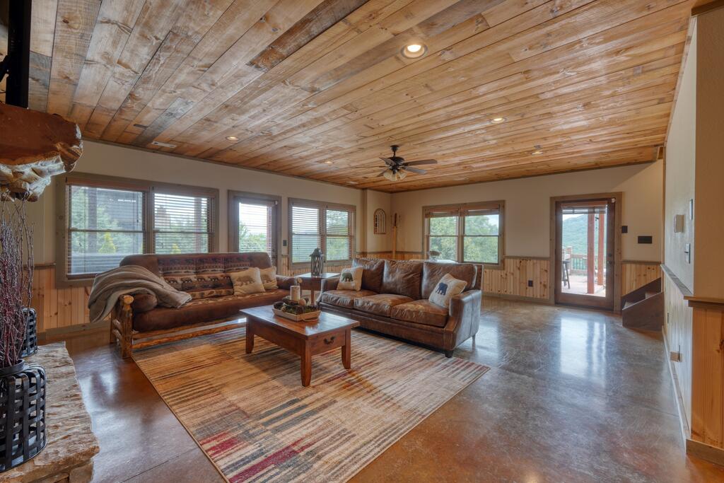 435393 Blue Ridge Active