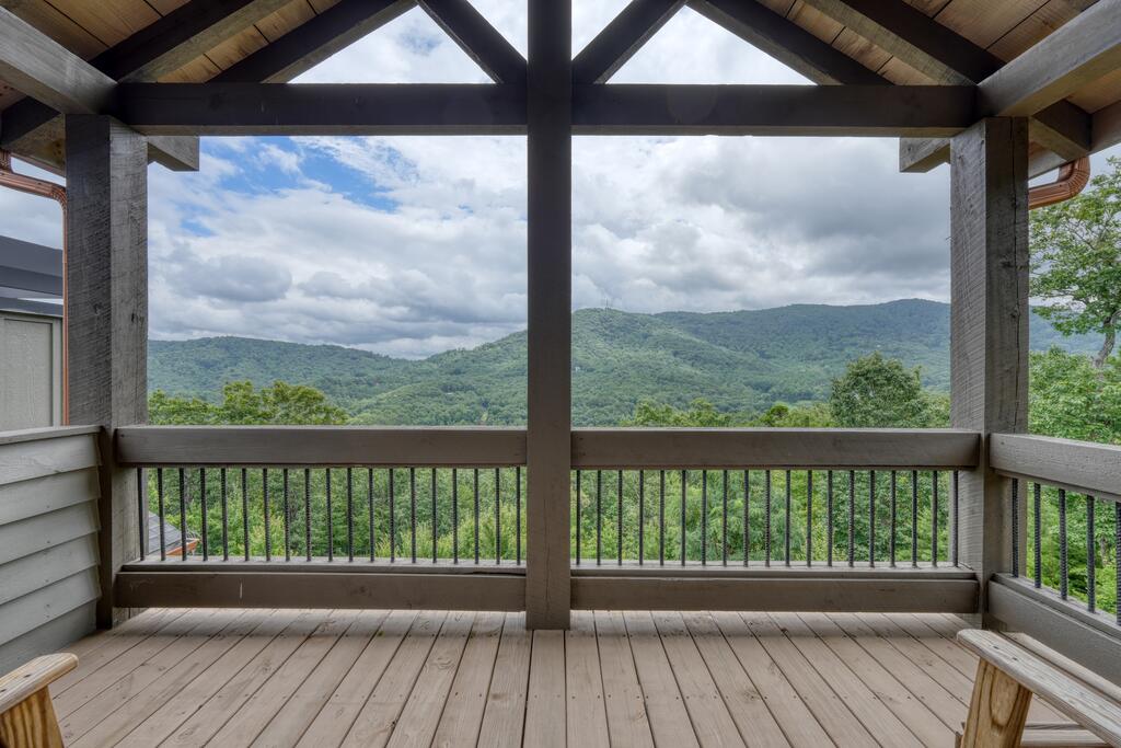 435393 Blue Ridge Active