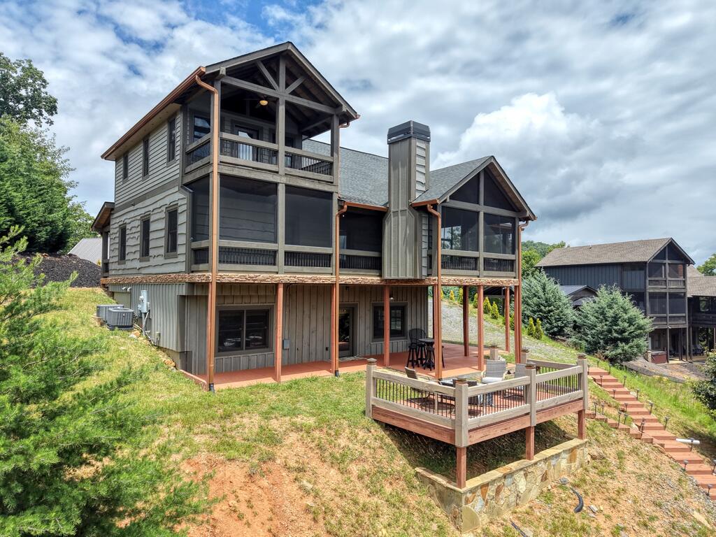 435393 Blue Ridge Active