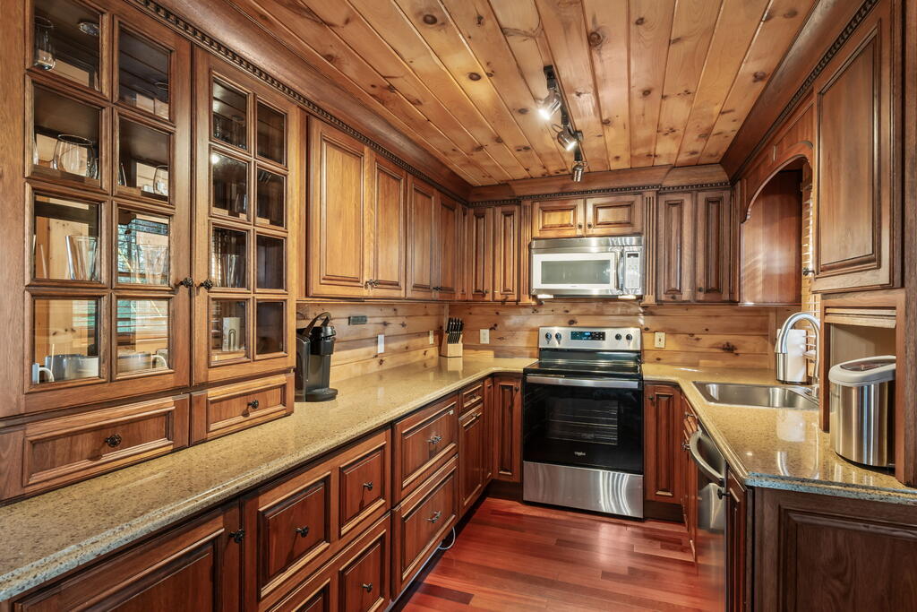 435394 Ellijay Active